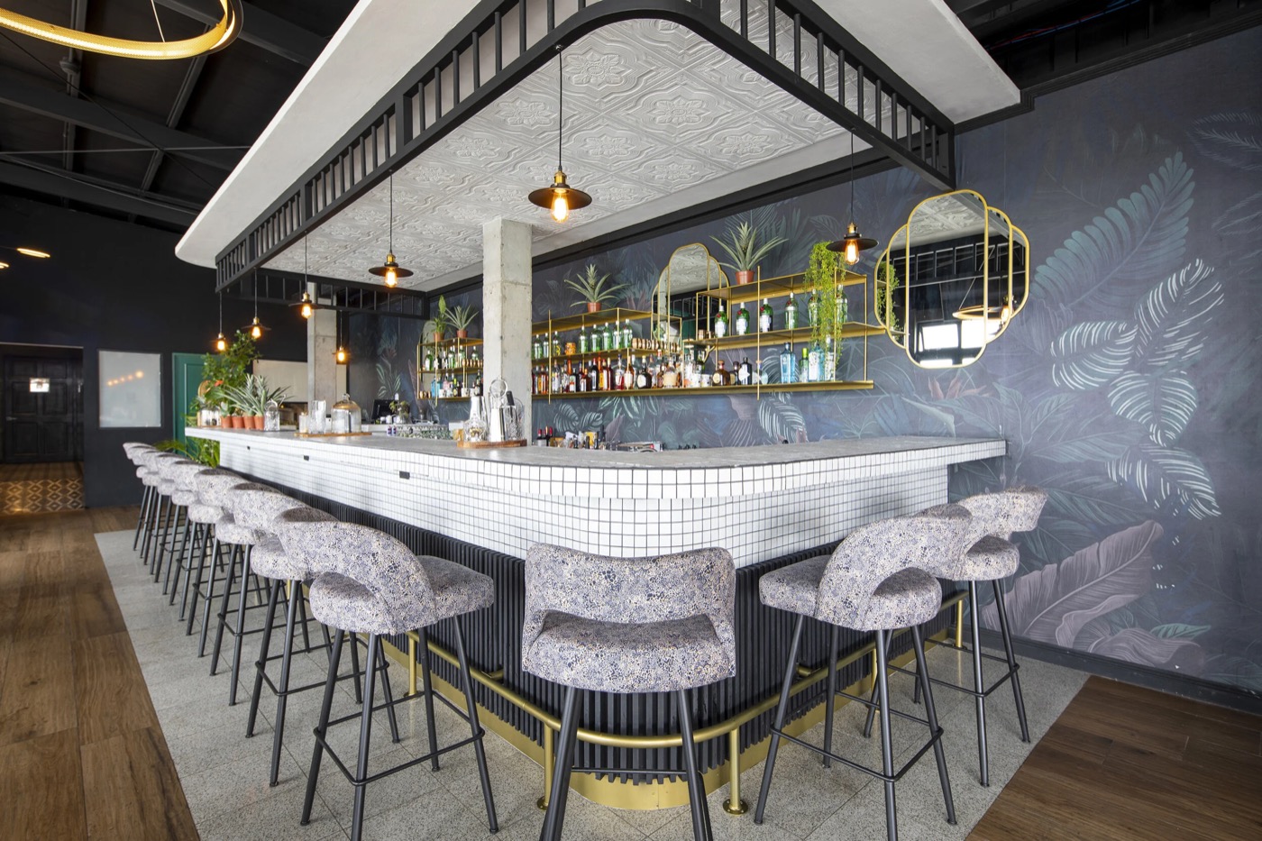 Open-air rooftop setting at Selvática in San José.